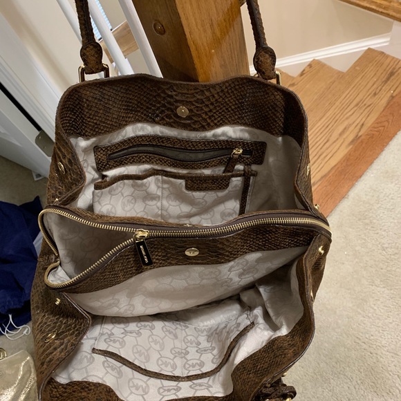 Michael Kors brown medium hobo bag and wallet - Picture 3 of 6